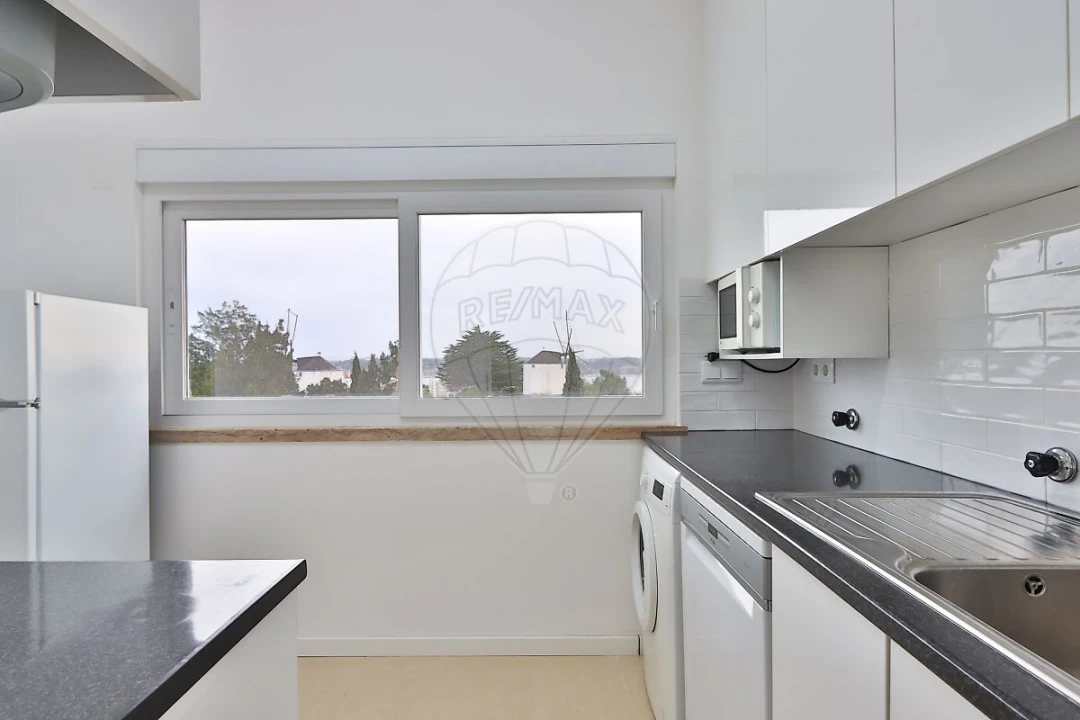 Apartamento T2 para Arrendamento em Ajuda Foto 8