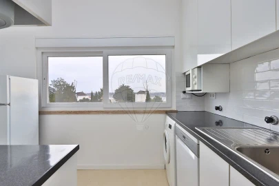 Apartamento T2 para Arrendamento em Ajuda