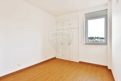 Apartamento T2 para Arrendamento em Ajuda