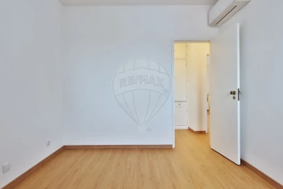 Apartamento T2 para Arrendamento em Ajuda