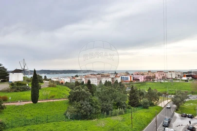 Apartamento T2 para Arrendamento em Ajuda