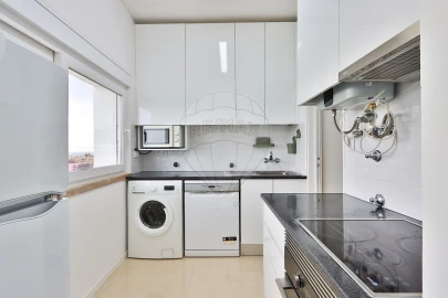 Apartamento T2 para Arrendamento em Ajuda