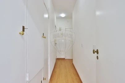 Apartamento T2 para Arrendamento em Ajuda