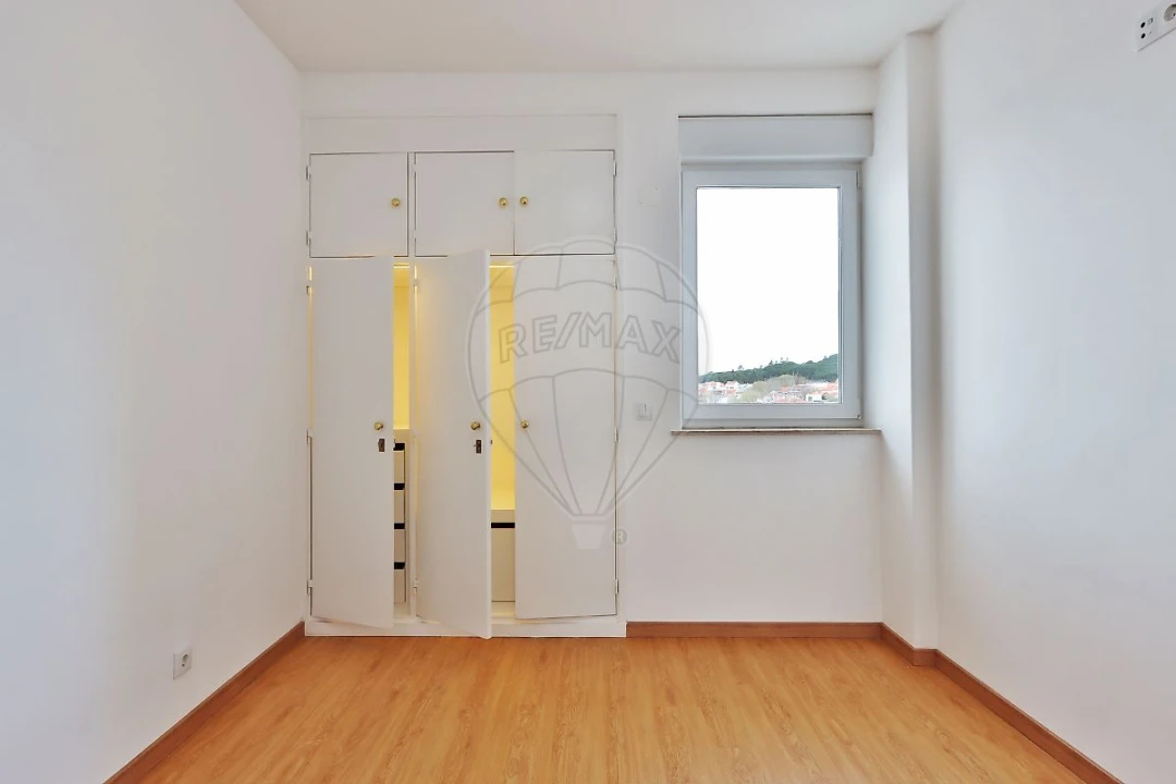 Apartamento T2 para Arrendamento em Ajuda Foto 14