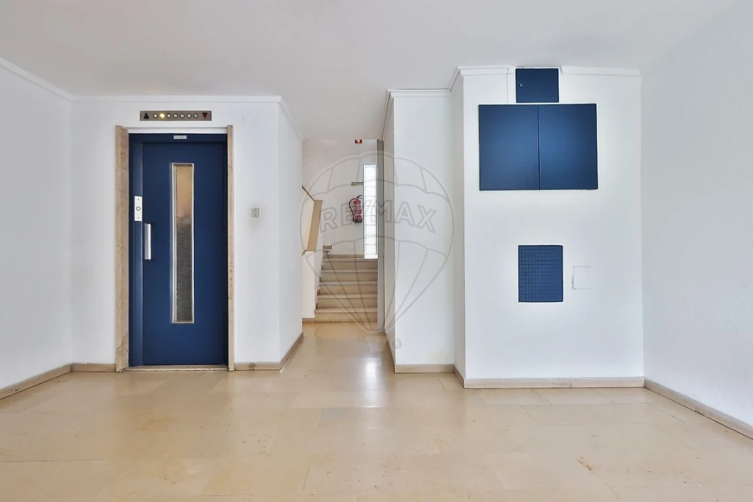 Apartamento T2 para Arrendamento em Ajuda Foto 22