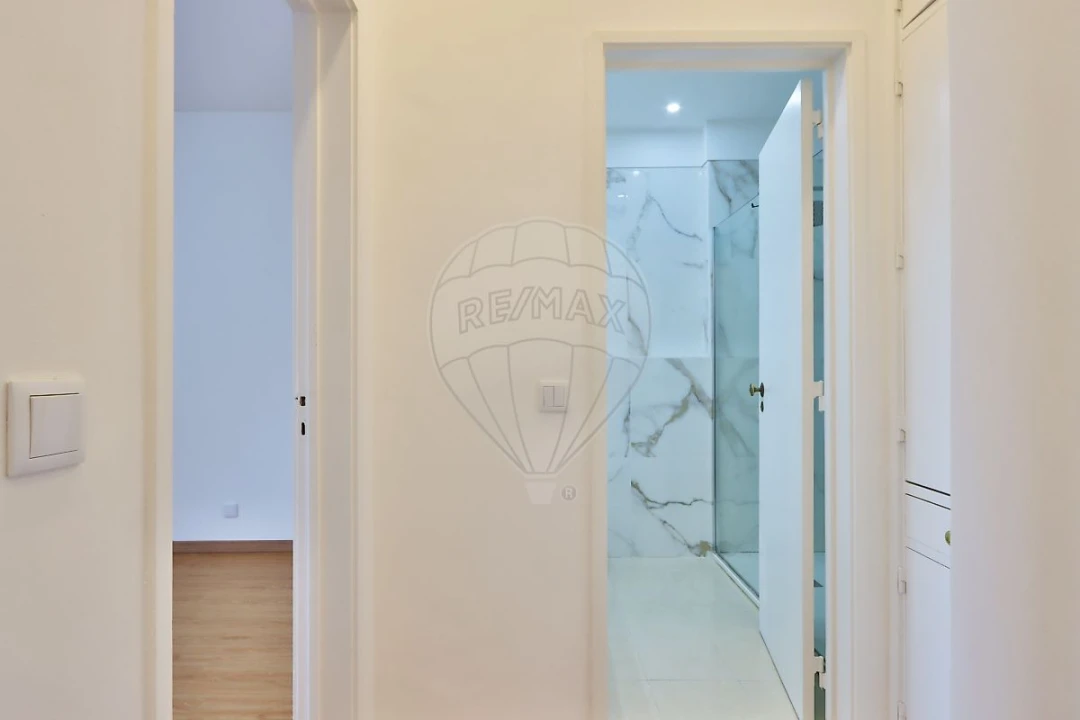 Apartamento T2 para Arrendamento em Ajuda Foto 16