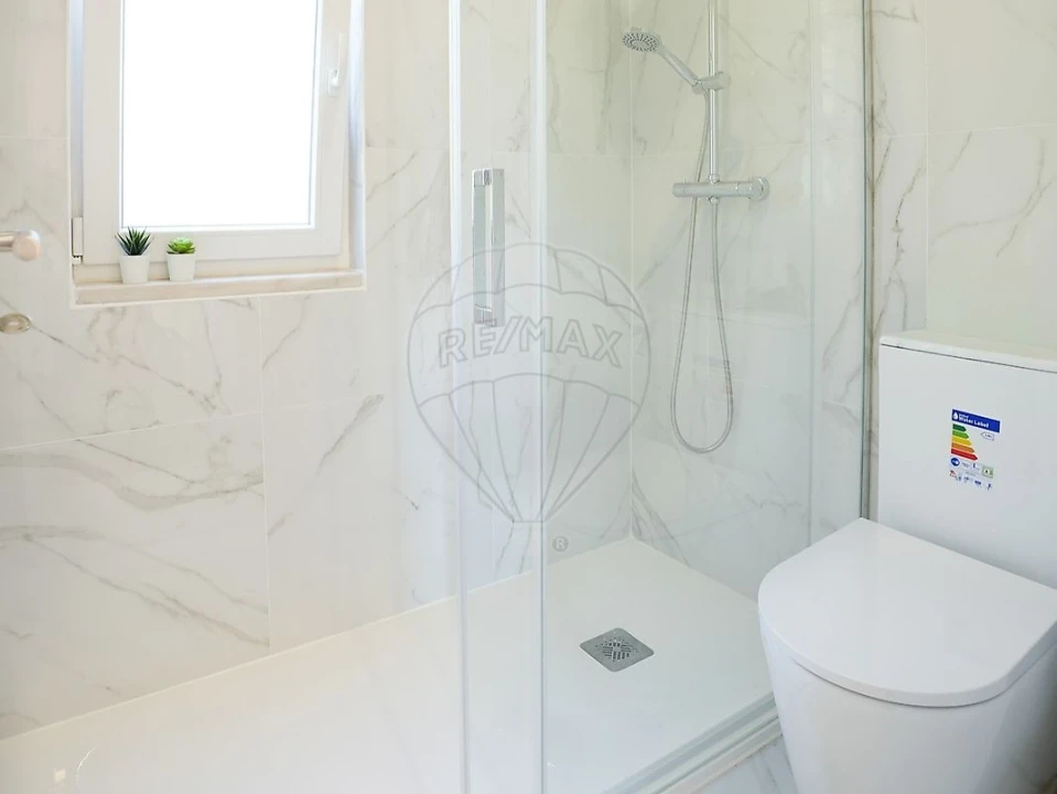 Apartamento T1 para Venda em Ajuda Foto 14