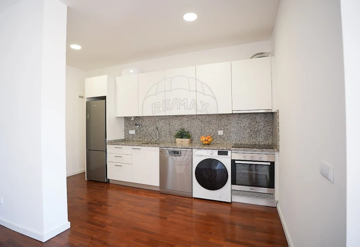 Apartamento T1 para Venda em Ajuda Foto 2