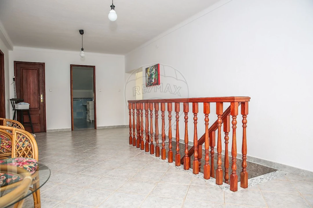 Moradia T5 para Venda em Santo Quintino Foto 40