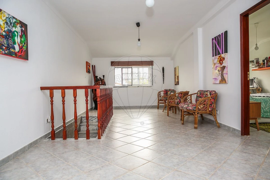 Moradia T5 para Venda em Santo Quintino Foto 23