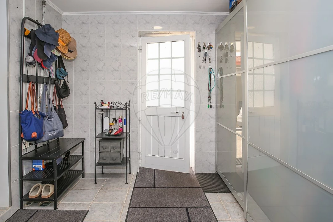 Moradia T5 para Venda em Santo Quintino Foto 28