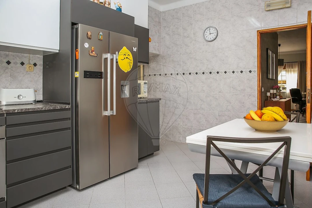 Moradia T5 para Venda em Santo Quintino Foto 12