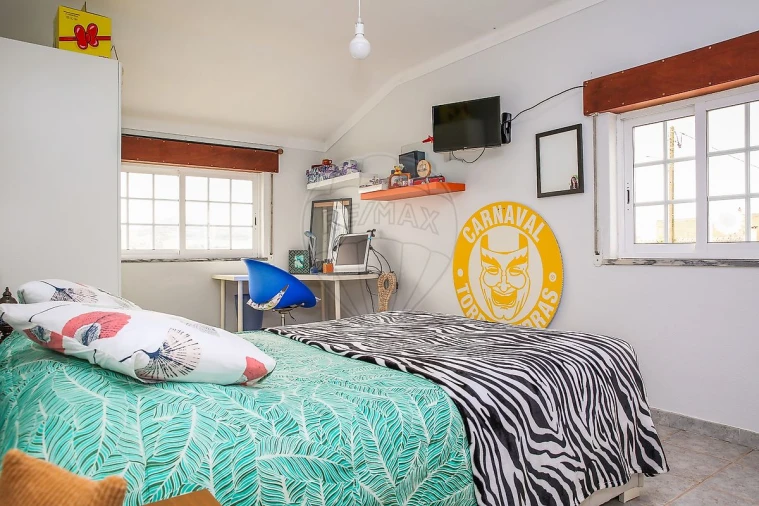 Moradia T5 para Venda em Santo Quintino Foto 14