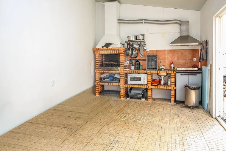 Moradia T5 para Venda em Santo Quintino Foto 29