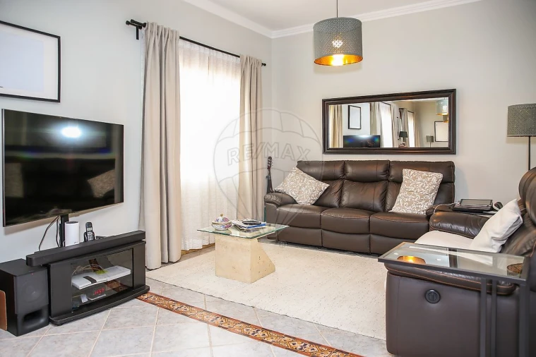 Moradia T5 para Venda em Santo Quintino Foto 5