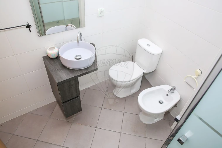 Moradia T5 para Venda em Santo Quintino Foto 38