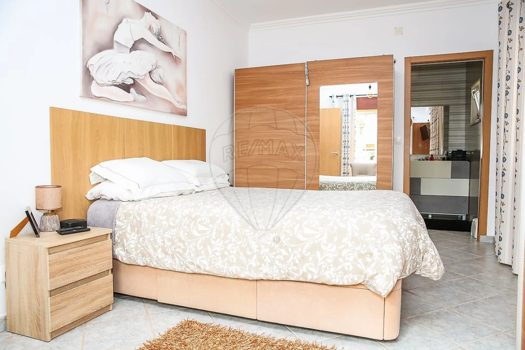 Moradia T5 para Venda em Santo Quintino Foto 25