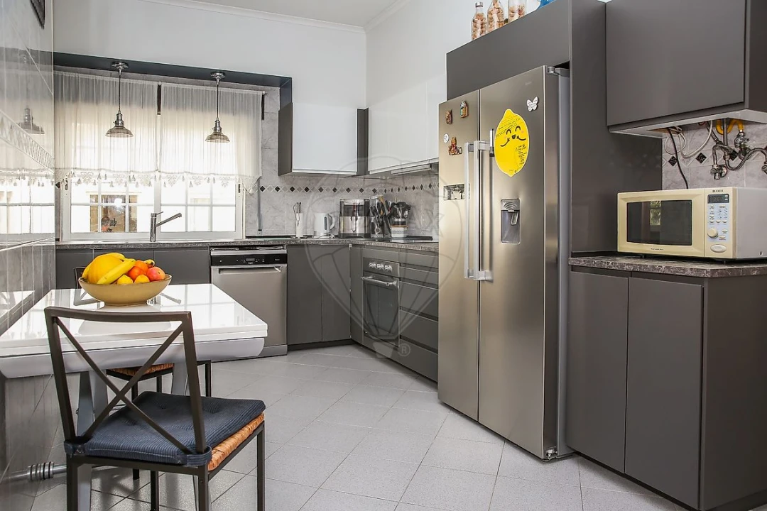 Moradia T5 para Venda em Santo Quintino Foto 9