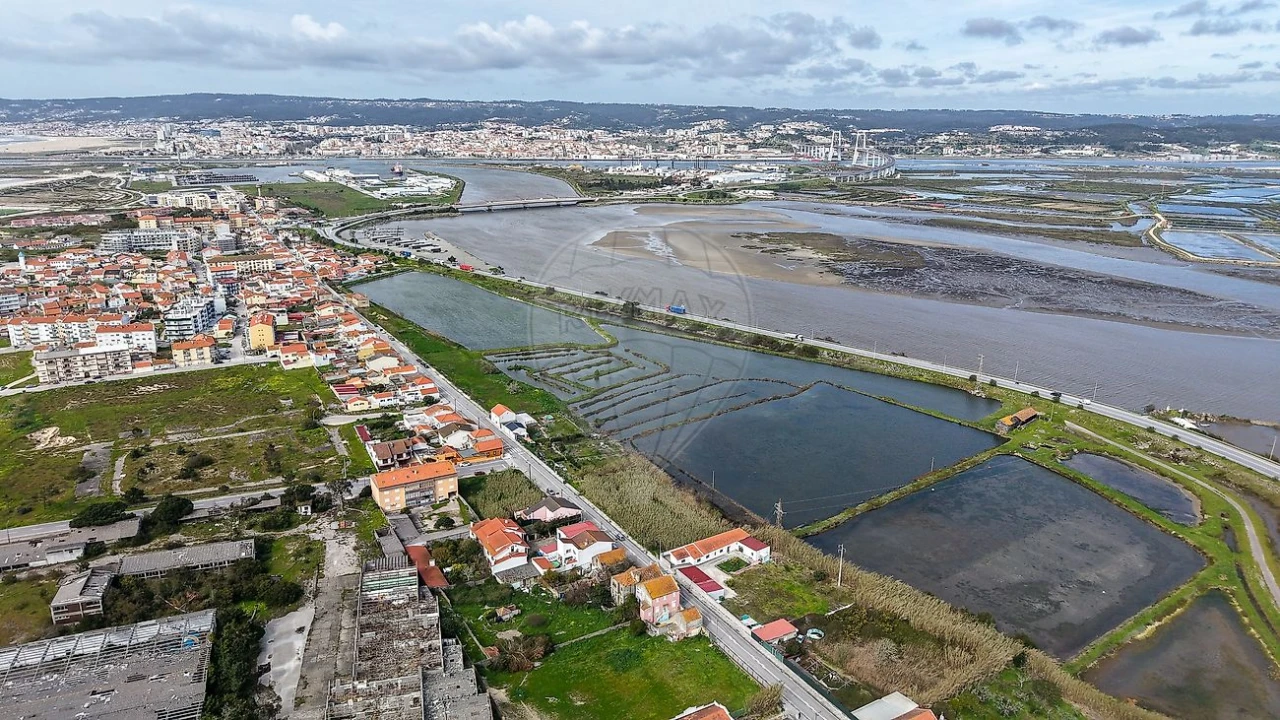 Terreno para Venda em São Pedro Foto 1