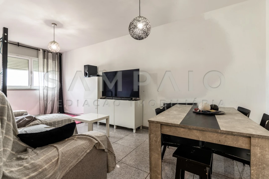 Apartamento T2 para Venda em Corroios Foto 1