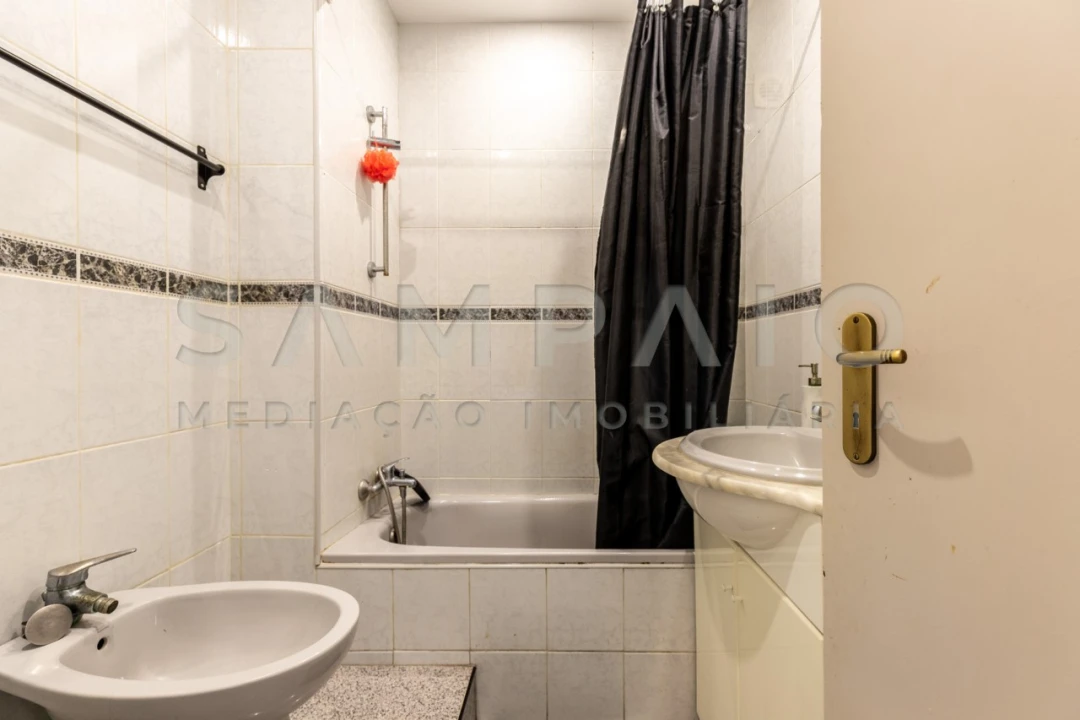 Apartamento T2 para Venda em Corroios Foto 14