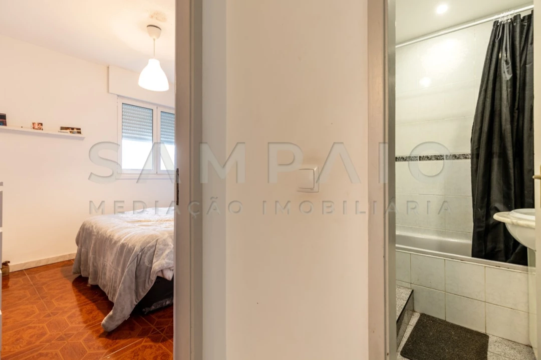 Apartamento T2 para Venda em Corroios Foto 22