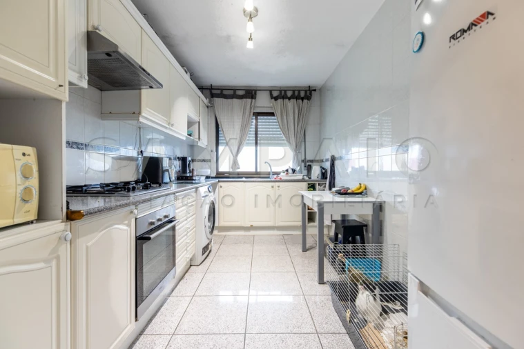 Apartamento T2 para Venda em Corroios Foto 11