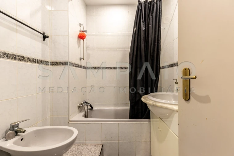 Apartamento T2 para Venda em Corroios Foto 14