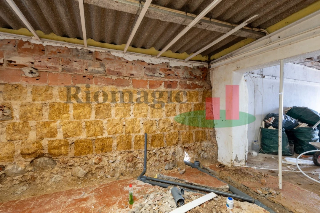 Moradia T2 para Venda em Azoia de Cima e Tremês Foto 8