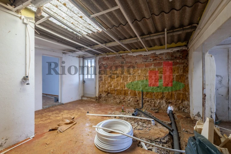 Moradia T2 para Venda em Azoia de Cima e Tremês Foto 6