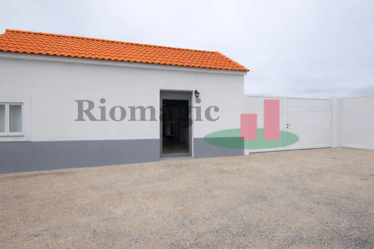 Moradia T2 para Venda em Azoia de Cima e Tremês Foto 14