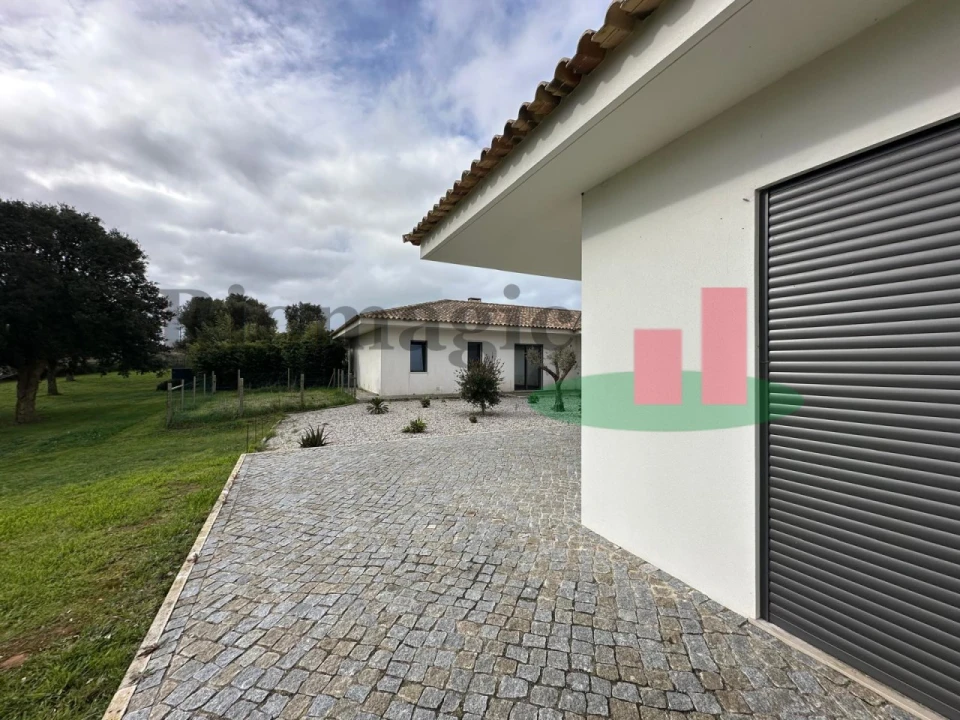 Moradia T3 para Venda em Carvalhal Foto 8