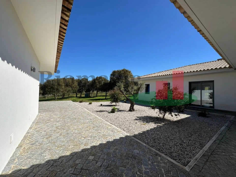 Moradia T3 para Venda em Carvalhal Foto 23