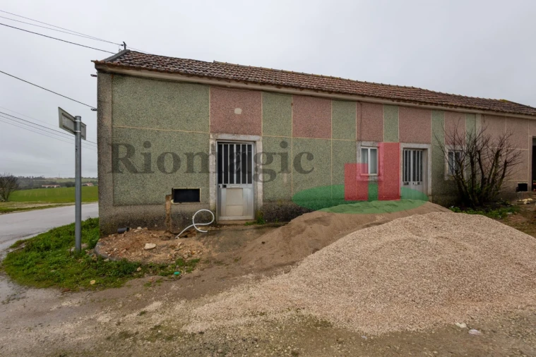 Moradia T3 para Venda em Marvila, Ribeira Santarém, São Salvador, São Nicolau Foto 1