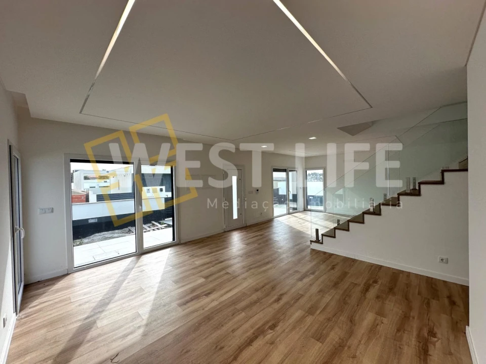 Moradia T4 para Venda em Santa Barbara Foto 4