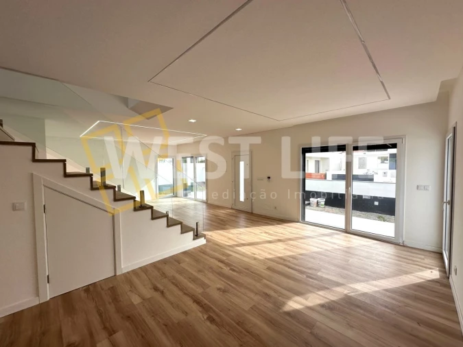 Moradia T4 para Venda em Santa Barbara Foto 2