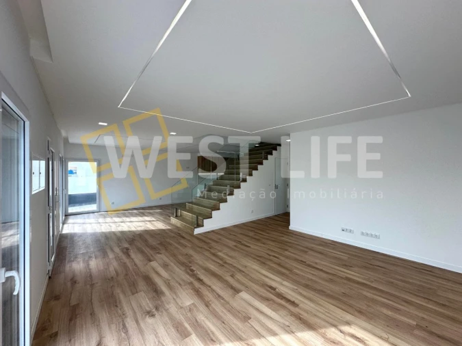 Moradia T4 para Venda em Santa Barbara Foto 3