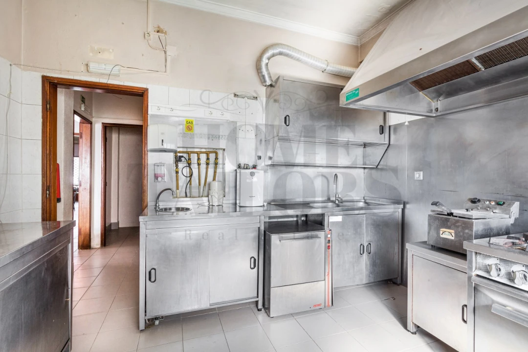 Loja para Venda em Charneca de Caparica e Sobreda Foto 8