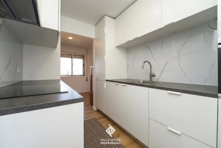 Apartamento T3 para Arrendamento em Santa Marinha e São Pedro da Afurada Foto 6