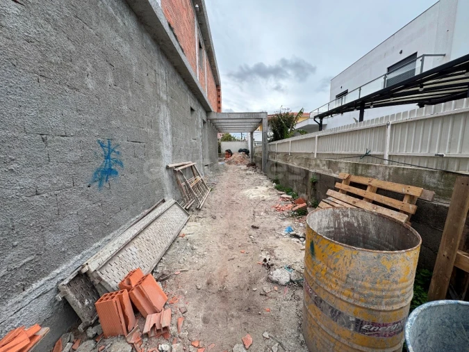 Moradia T4 para Venda em Fernao Ferro Foto 6