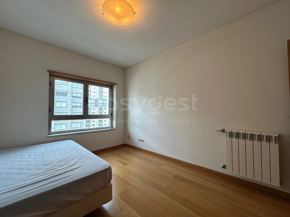 Apartamento T2 para Arrendamento em Alvalade Foto 12