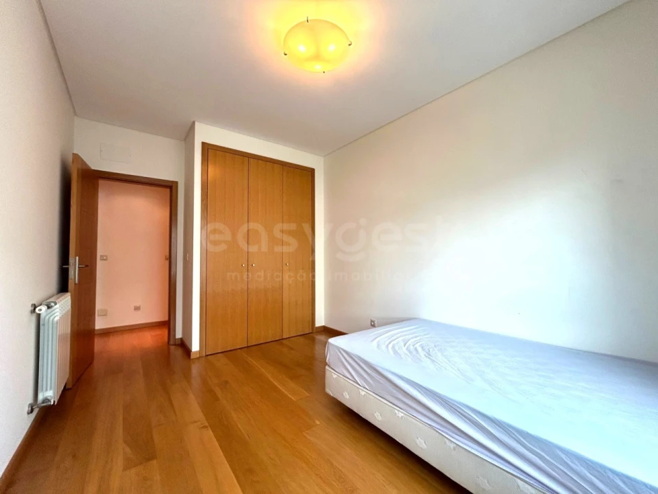 Apartamento T2 para Arrendamento em Alvalade Foto 13