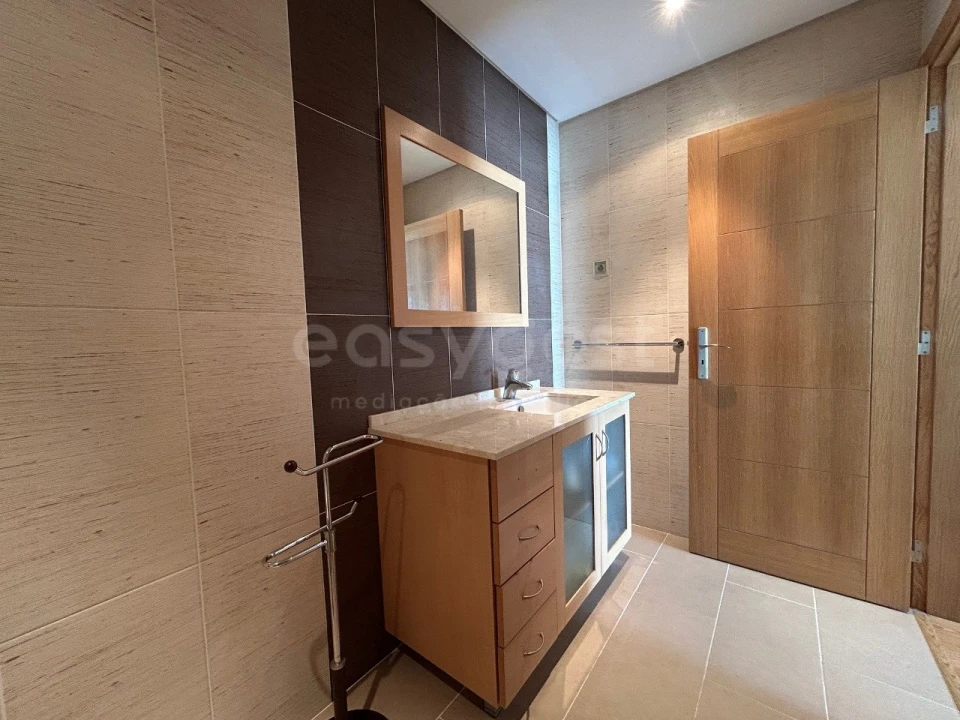 Apartamento T2 para Arrendamento em Alvalade Foto 20