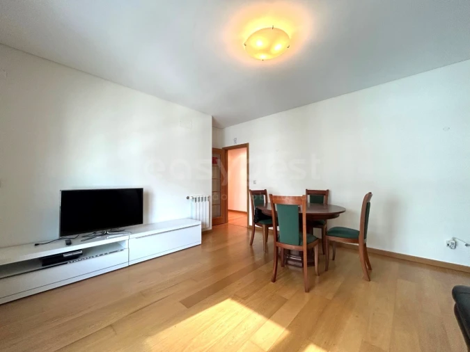 Apartamento T2 para Arrendamento em Alvalade Foto 4