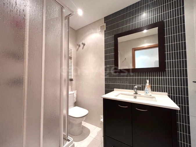 Apartamento T2 para Arrendamento em Alvalade Foto 10