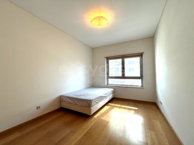 Apartamento T2 para Arrendamento em Alvalade Foto 11