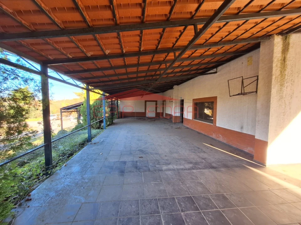 Moradia T4 para Venda em Ferro Foto 5