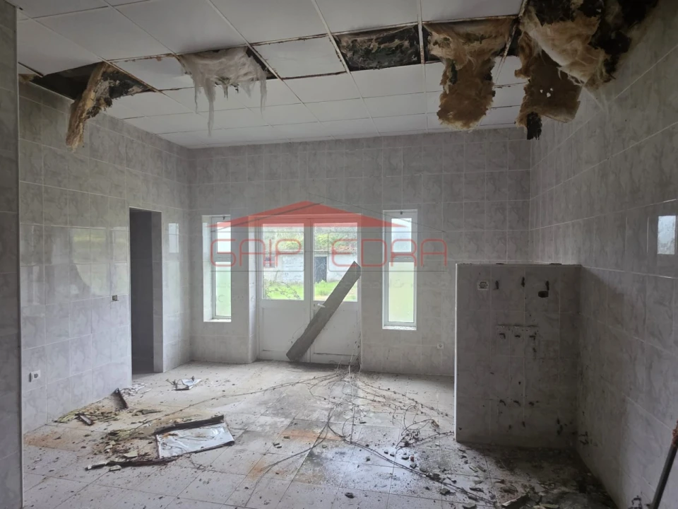 Moradia T4 para Venda em Ferro Foto 15