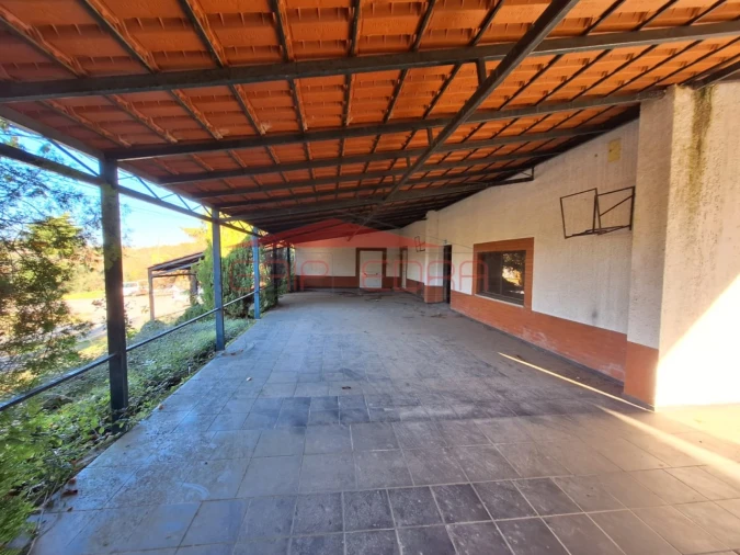 Moradia T4 para Venda em Ferro Foto 5