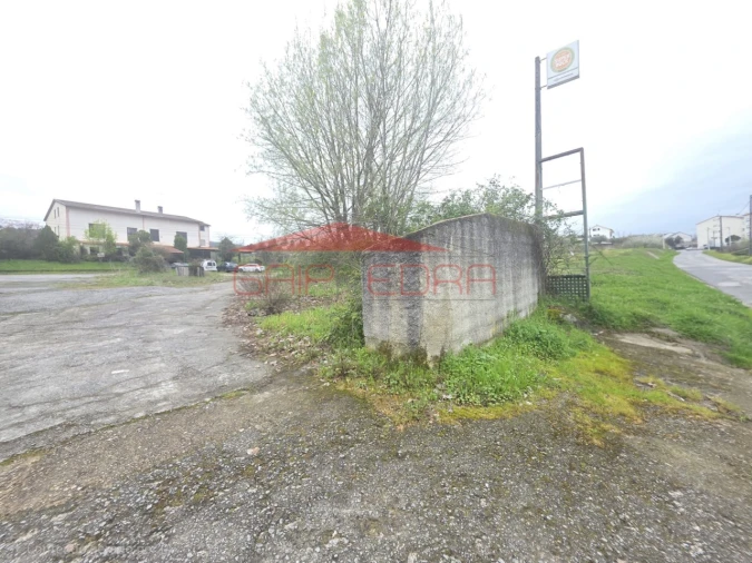 Moradia T4 para Venda em Ferro Foto 4